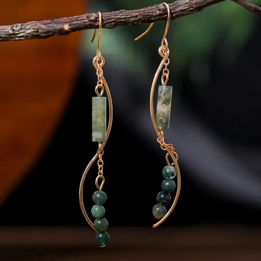 NWT! Beautiful Green Stone Beads with Gold Tone Wire Pierced Dangle Earrings!